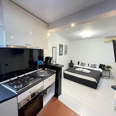 Matt Studio Bukares Bagian luar foto